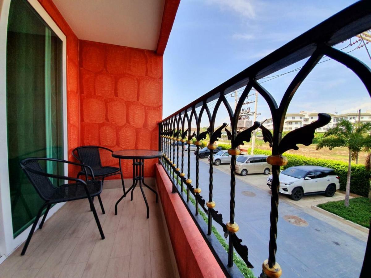 Seven Seas Condo By Dmitrii Jomtien Beach Exterior foto